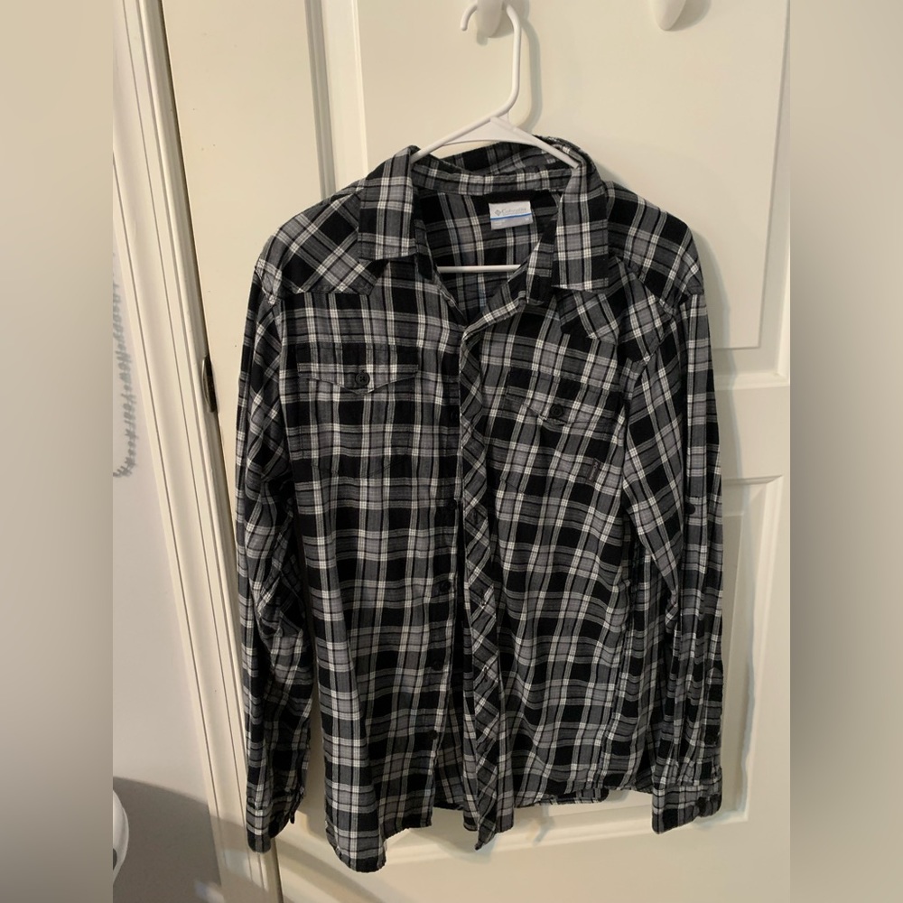 Columbia plaid button size men’s medium